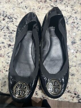 Tory Burch Reva Black Patent Leather Logo Ballet Flats - women’s size 10